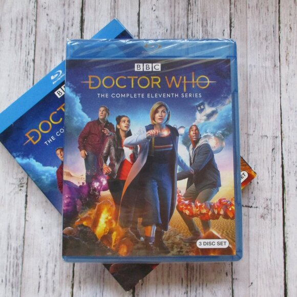 Doctor Who: Complete Eleventh Season Blu-Ray Disc Set - Picture 2 of 3
